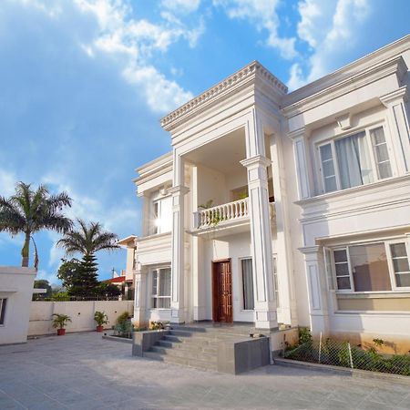Chez Lavania - A Boutique Homestay Удайпур Екстериор снимка