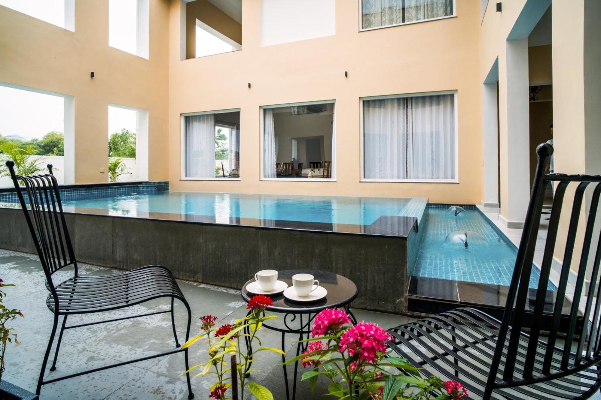 Chez Lavania - A Boutique Homestay Удайпур Екстериор снимка
